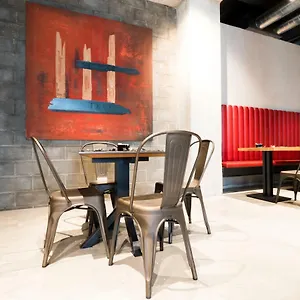 J24 Hotel Milán